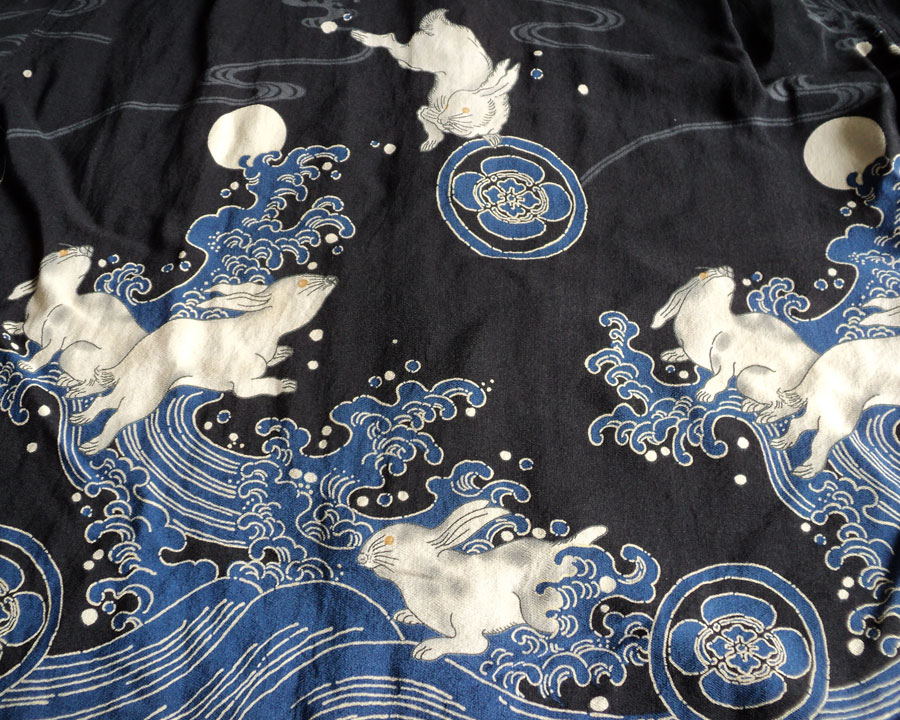 เสื้อฮาวายลายญี่ปุ่น Oniwa soto ลาย กระต่ายในคลื่นน้ำ