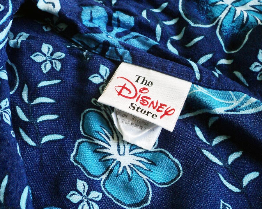 เสื้อฮาวาย  The Disney Store  ลาย มิกกี้ เมาส์ เล่นกระดานโต้คลื่น 