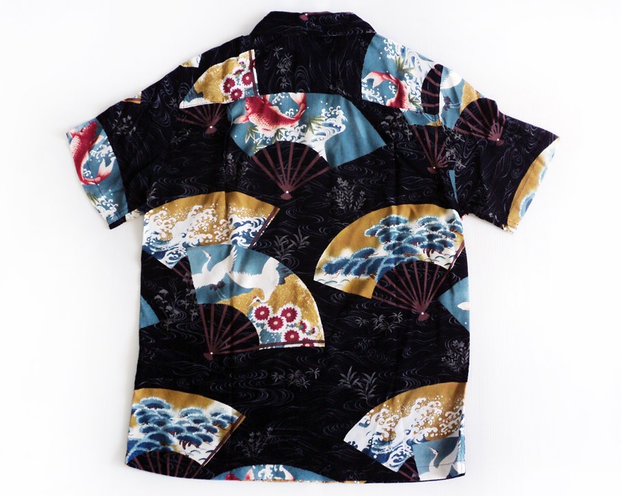 เสื้อฮาวายลายญี่ปุ่น Oniwa soto ลาย ปลาคาร์พ นกกระเรียนในพัด