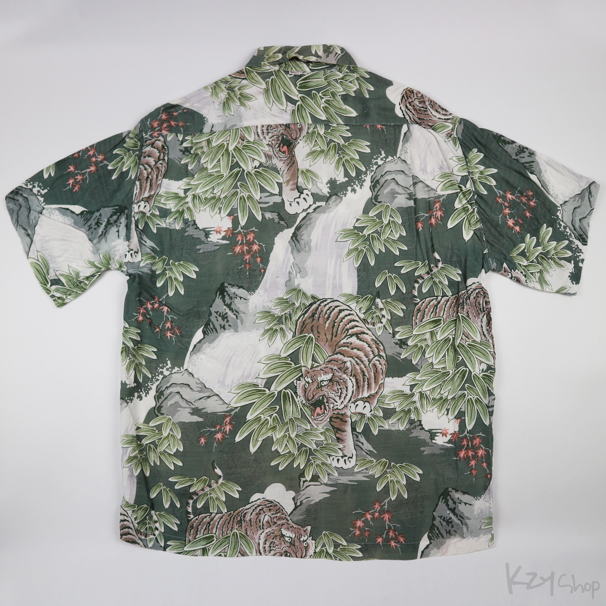 เสื้อฮาวายลายญี่ปุ่น BRADSHAW ลาย เสือในภูเขาน้ำตก
