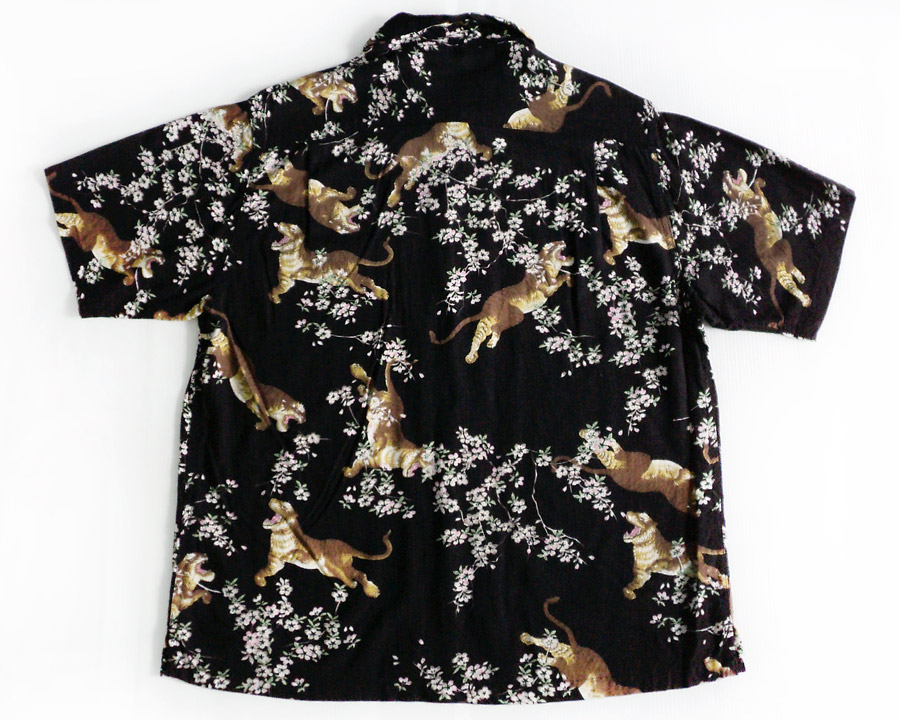 เสื้อฮาวายลายญี่ปุ่น Tropical wear ลาย เสือกับดอกซากุระ