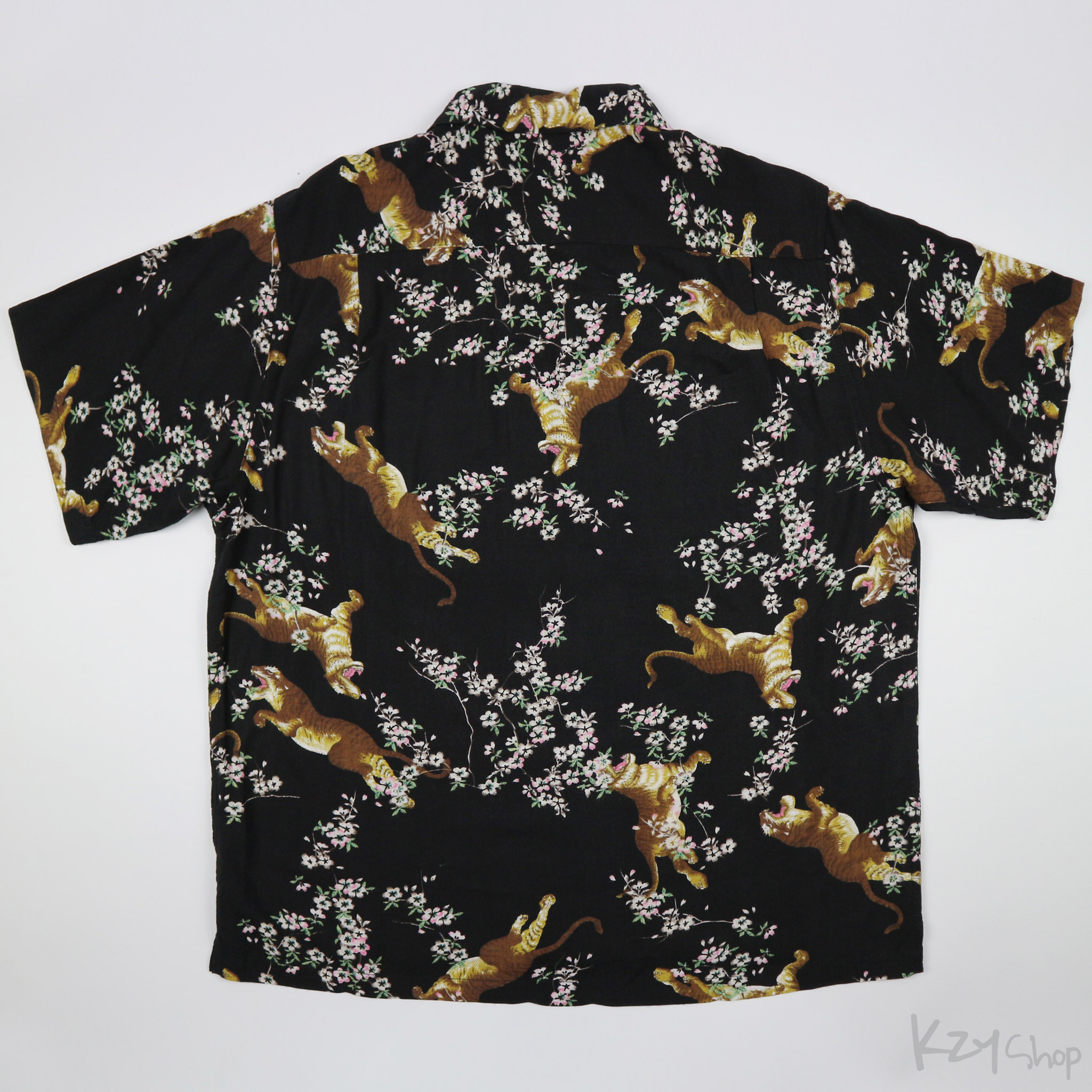 เสื้อฮาวายลายญี่ปุ่น Tropical wear ลาย เสือกับดอกซากุระ