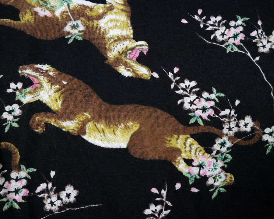 เสื้อฮาวายลายญี่ปุ่น Tropical wear ลาย เสือกับดอกซากุระ