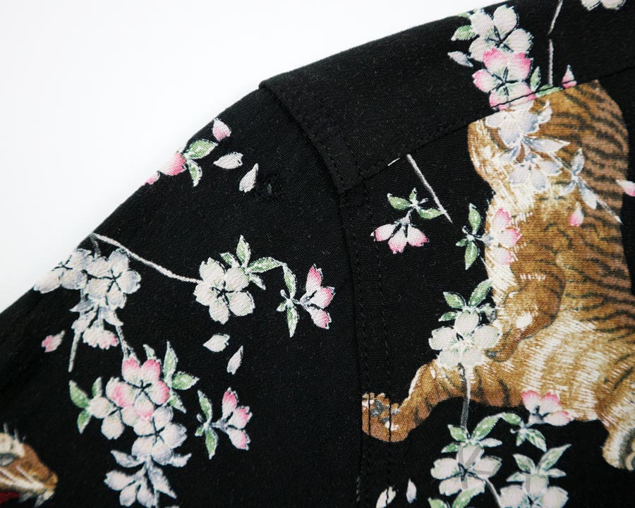 เสื้อฮาวายลายญี่ปุ่น Kaluluwa ลาย เสือกับดอกซากุระ