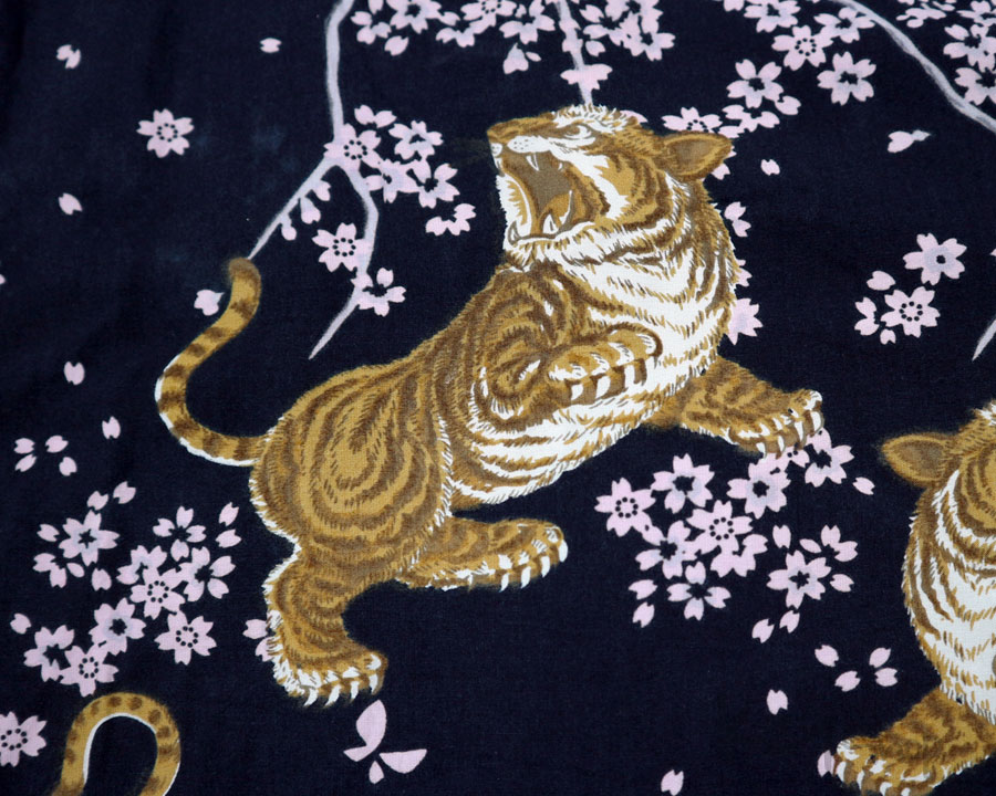 เสื้อฮาวายลายญี่ปุ่น ลาย Tora and Sakura