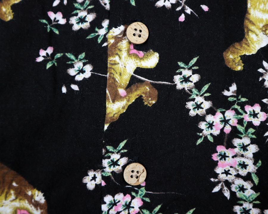 เสื้อฮาวายลายญี่ปุ่น Tropical wear ลาย เสือกับดอกซากุระ